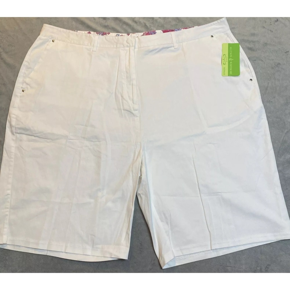 Allyson Whitmore Golf Woman White Bermuda Shorts Plus Size 24W NWT Paisley Trim